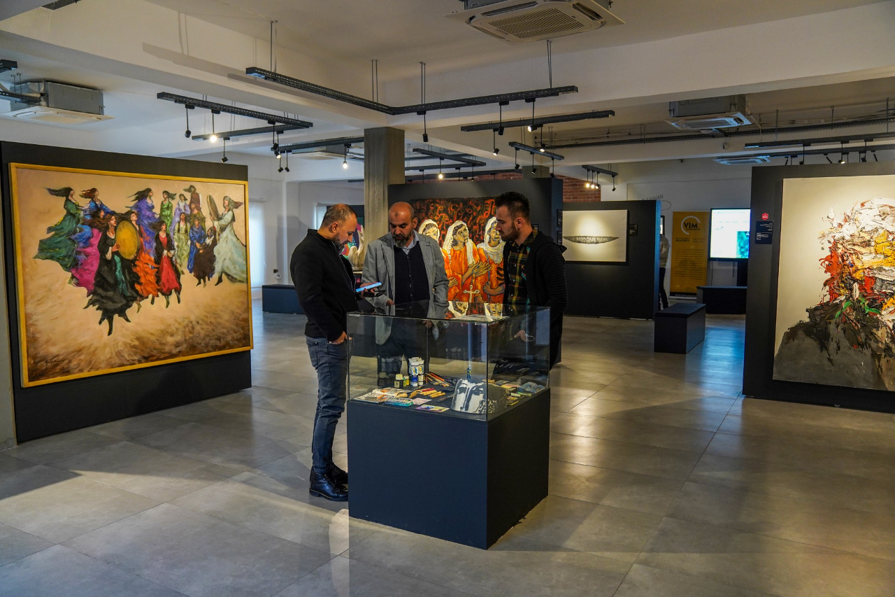 The Art Frosh (Art Seller) in Sulaimani city displays and sells a wide variety of Kurdish art. (Photo: Goran Sabah Ghafour)